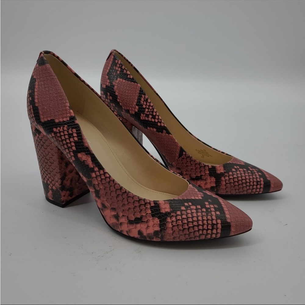 Nine West Alisa Pointed Toe Snake Print Pumps Size 10